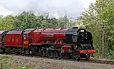 Die erhaltene und betriebsfähige Lokomotive 6233 Duchess of Sutherland in LMS-Farbgebung im Jahr 2018
