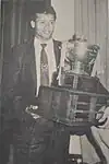 Duncan White, Sri Lankas erster Medaillengewinner mit Silber 1948, mit dem ersten Duncan White Award
