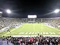 Das Spectrum Stadium unter Flutlicht am 14. Oktober 2017
