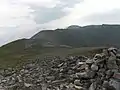 Der Ostgrat, Blick vom Zwischengipfel Sròn Garbh nach Westen zum Hauptgipfel
