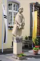 Das Edith-Stein-Denkmal im Innenhof