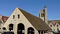 Markthalle und Kirche