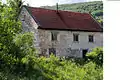 Ehemaliges Herrenhaus der Nekić-Familie im Ortsteil Lug