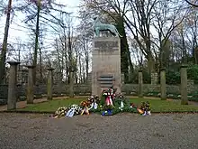 Kriegerdenkmal51° 15′ 38,5″ N, 7° 12′ 24,5″ O51.2607077.2067993
