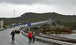 Eiksundbrua
