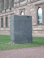 Ein Granitblock (1982) – Kassel