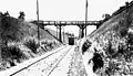 Der Einschnitt am Maurer Berg nach der Elektrifizierung, jedoch noch eingleisig (1925)