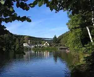 Im Tal:Stauweiher des Eisbachs