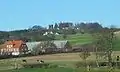 Blick von der E 45 auf den Ejer Bavnehøj (2004)