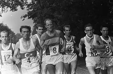 Ismail Akçay (Zweiter von links 1967 in Enschede) – Rang sechzehn