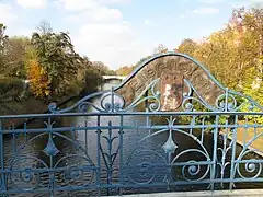 Elsensteg, im Hintergrund die Wildenbruchbrücke