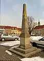 Distanzsäule auf dem Marktplatz Elstra