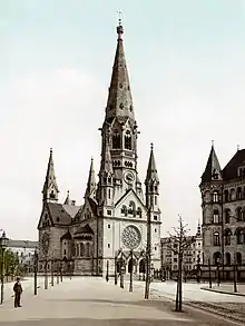 Kaiser-Wilhelm-Gedächtnis-Kirche in Berlin entstand nach dem Vorbild des Bonner Münsters(um 1900)