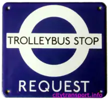 Kennzeichnung einer Bedarfshaltestelle beim Londoner Trolleybus