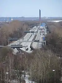 Blick vom Energieberg Georgswerderauf die A 1 zwischen dem Dreieck Norderelbeund dem Dreieck Hamburg-Südost