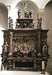 „Hochaltar“ aus Sandstein und Alabaster