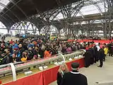 10-Meter-Torte zur Eröffnung, im Hauptbahnhof (14. Dezember 2013)
