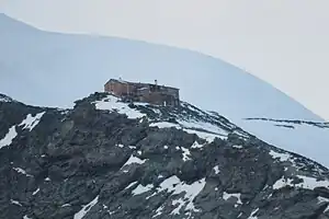 Erzherzog-Johann-Hütte auf der Adlersruhe am Großglockner-Normalweg