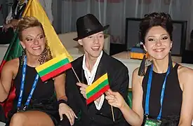 Sasha Son (Mitte)