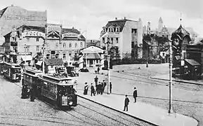 links: Beginn der Kettwiger Straße vor 1911 am Hotel Adler, späterer Standort des Handelshofes