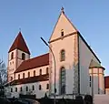 Die Albertus-Magnus-Kirche im Abendlicht