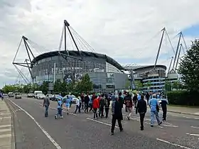 Der ausgebaute South Stand (Südtribüne) im August 2015