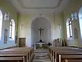 der schmucklose Innenraum der Kirche