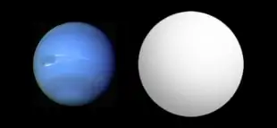 schematischer Größenvergleich mit Neptun (links)