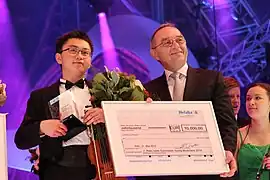 Ziyu He 2014(gemeinsam mit Norbert Walter-Borjans)