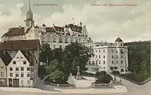 Schloss mit Karl-Anton-Denkmal (ca. 1905)