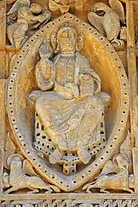 Tympanon, thronender Christus in der Mandorla