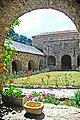 Abbaye Saint-Martin du Canigou, Kreuzganghof, Nordwestecke