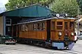 Triebwagen 2 vor dem Depot im Bahnhof Sóller.