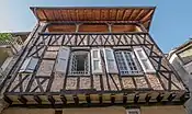 Fassade des oberen Stockwerks