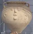 Eine Gesichtsurne