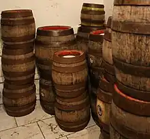 Hölzerne Bierfässer