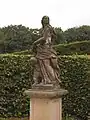 Sandsteinfigur am Fasanenschlösschen