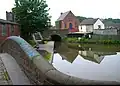 Der Endpunkt des Birmingham-und-Fazeley-Kanals unter Watling Street Brücke bei Fazeley