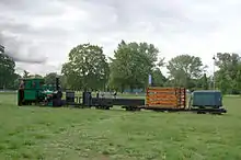 Feldbahnzug mit Lok 1