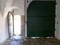 Tor mit Eingangspforte von Innen