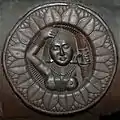 Weibliche Figur mit Spiegel