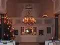 Altar und Chorempore mit Kanzel