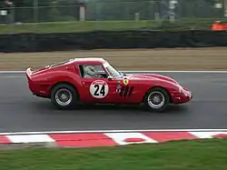 Ein Ferrari 330 GTO in Brands Hatch 2005 (vermutlich die hochwertige, von Chris Lawrence gefertigte Replika #5837GT)