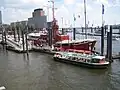Ausgemustertes Feuerschiff und Hafenrundfahrtsschiff Anita Ehlers im Brandenburger Hafen, einem Teil des Niederhafens von Hamburg (2014)