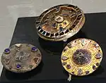Merowingerzeitliche Scheibenfibeln des 6. und 7. Jahrhunderts mit Edelstein- und Filigranauflage
