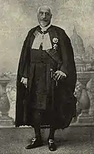 Filippo Orsini (1842–1924), 18. Herzog von Gravina, im Ornat des Fürst­assis­tenten des Päpstlichen Throns