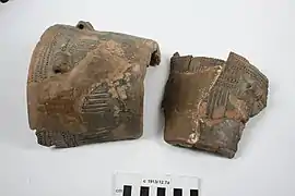 Fragmente eines steilwandigen Bechers