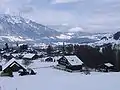 Flüeli-Ranft von Süden betrachtet, im Hintergrund das Pilatusmassiv