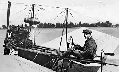 Anthony Fokker in Gonsenheim auf seiner „Spinne“ (um 1911)