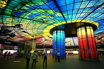Formosa Boulevard, Kaohsiung:Glasdecke „Dome of Light“ (2008)Künstler: Narcissus Quagliata
